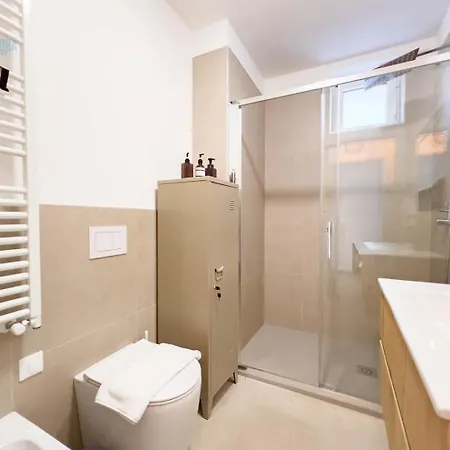 아파트 Blue Palace 5e Tirabora Short Rent 트리에스테